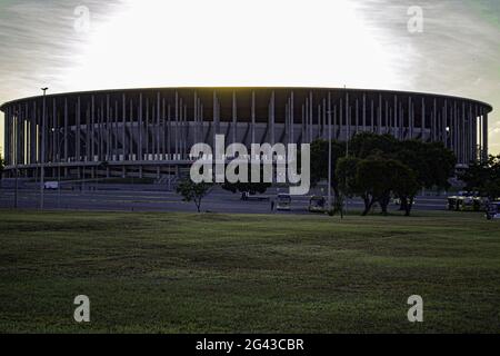 Brasilia, Brasilien. Juni 2021. Brasilia, Distrito Federal, Brasilien. Juni 2021. (SPO) Copa America: Argentinien und Uruguay. 18. Juni 2021, Brasilia, Federal, District, Brasilien: Blick auf das Stadion Mane Garrincha, das am Freitag (18.) ein Fußballspiel zwischen Argentinien und Uruguay ausgetragen wird, das für die zweite Runde der Gruppe A von Copa America gültig ist. Kredit: Leco Viana/TheNews2 Gutschrift: Leco Viana/TheNEWS2/ZUMA Wire/Alamy Live News Gutschrift: ZUMA Press, Inc./Alamy Live News Stockfoto