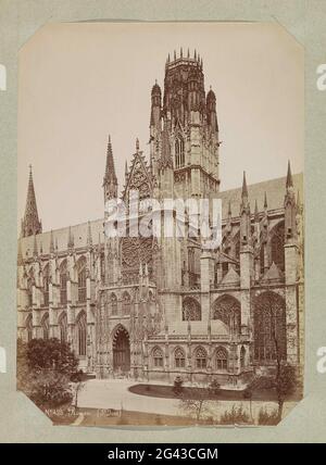 Blick auf die Südseite der Abteikirche Saint-Ouen in Rouen; Rouen (St. Ouen). Teil des Fotoalbums mit Aufnahmen von Monumenten in Frankreich. Stockfoto