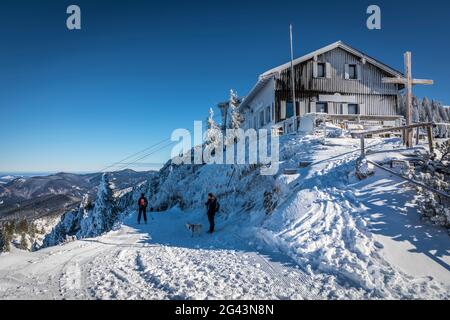 Berghütte Tegelberghaus (1,707 m) im Ammergebirge, Schwangau, Allgäu, Bayern, Deutschland Stockfoto