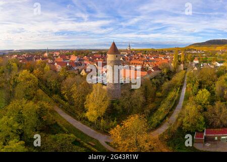 Der Eulenturm im Spätherbst, Iphofen, Kitzingen, Unterfranken, Franken, Bayern, Deutschland, Europa Stockfoto