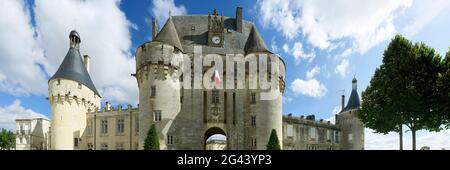 Außenansicht von Chateau de Jonzac, Jonzac, Charente-Maritime, Frankreich Stockfoto