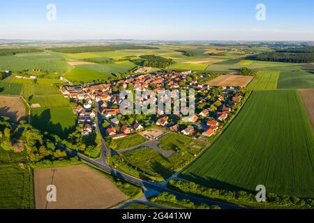 Luftaufnahme von Erlach, Ochsenfurt, Würzburg, Unterfranken, Franken, Bayern, Deutschland, Europa Stockfoto