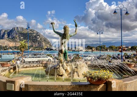 Fontana di Sirena, Brunnen, Mondello, Palermo, Sizilien, Italien Stockfoto