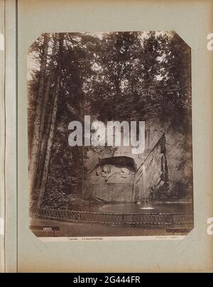 Löwenkenkmal in Luzern; Luzern. Löwenkenkmal .. Teil des Reisealbums mit Sehenswürdigkeiten in England, der Schweiz, Frankreich und Deutschland. Stockfoto
