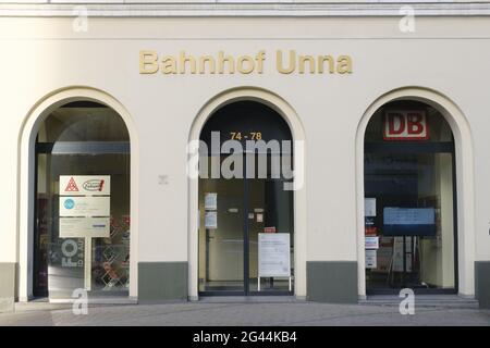 Einfahrt zum Bahnhof Unna, Ruhrgebiet, Nordrhein-Westfalen, Deutschland, Europa Stockfoto