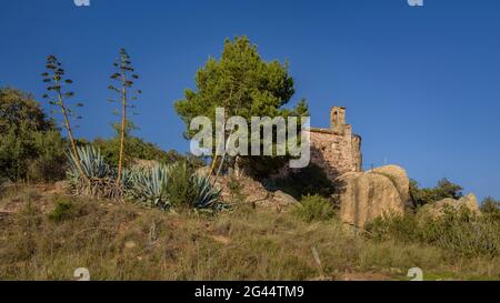 Sant Pere Sacama Hermitage, in der Nähe von Olesa de Montserrat (Baix Llobregat, Barcelona, Katalonien, Spanien) ESP: Ermita de Sant Pere Sacama, en Olesa (España) Stockfoto