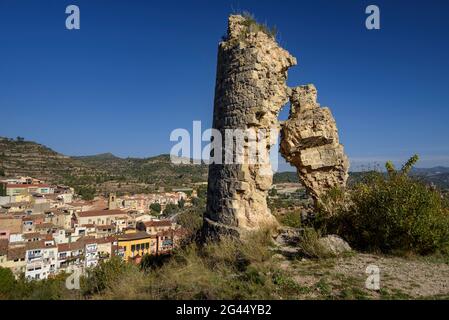 Der Bevorre-Turm im Dorf Monistrol de Montserrat (Bages, Barcelona, Katalonien, Spanien) ESP: La Bevorre de Monistrol de Montserrat (Cataluña) Stockfoto