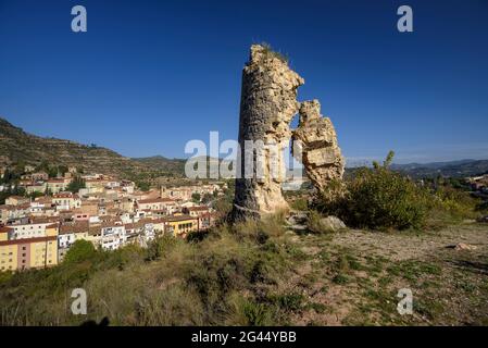 Der Bevorre-Turm im Dorf Monistrol de Montserrat (Bages, Barcelona, Katalonien, Spanien) ESP: La Bevorre de Monistrol de Montserrat (Cataluña) Stockfoto