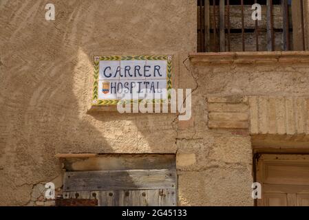 Besuch eines der Räume der Schlacht von Ebro. Poble Vell (Altstadt) von Corbera d'Ebre, während des Spanischen Bürgerkrieges zerstört (Terra Alta, Tarragona) Stockfoto