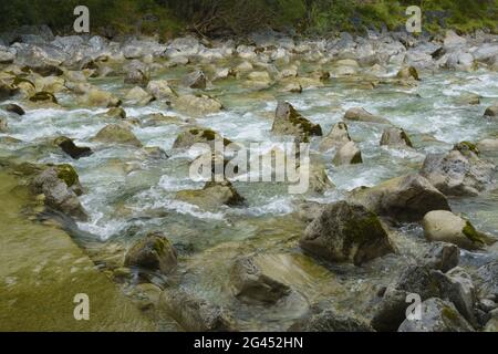 Fluss Weissach im Kreuther Tal, Oberbayern, Bayern, Deutschland, Europa Stockfoto