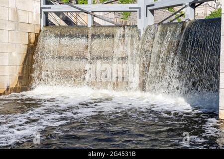 Rideau Canal Locks in Ottawa, Kanada. Nahaufnahme von fließendem Wasser Stockfoto