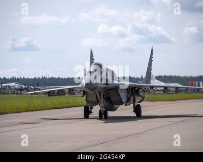 Moskau Russland Zhukovsky Airfield 31 August 2019: Kunstflug MiG-29 Vorführung des Demonstrationsfluges der internationalen Luft- und Raumfahrt Stockfoto