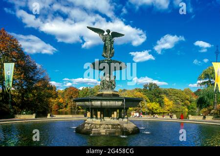 2006 HISTORISCHER ENGEL DES WASSERBRUNNENS (©EMMA STEBBINS 1868) BETHESDA TERRASSE (©OLMSTEAD & VAUX 1860) CENTRAL PARK MANHATTAN NEW YORK CITY USA Stockfoto