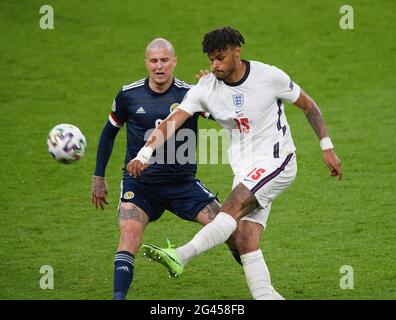18. Juni 2021 - England gegen Schottland - UEFA Euro 2020 Gruppe-D-Spiel - Wembley - London Englands Tyrone Mings während des EM 2020-Spiels gegen Schottland. Bildnachweis : © Mark Pain / Alamy Live News Stockfoto