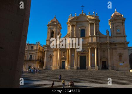 ITALIEN. SIZILIEN. NOTO DORF (UNESCO-WELTKULTURERBE) SAN NICOLO KATHEDRALE Stockfoto