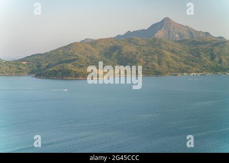 Der wunderbare Blick auf den Wanderweg im Sai Kung East Country Park in Hongkong Stockfoto