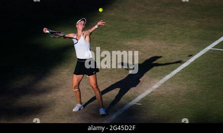 Berlin, Deutschland. Juni 2021. Liudmilla Samsonova aus Russland im Einsatz gegen Madison Keys aus den Vereinigten Staaten das 2021 bett1open WTA 500 Tennisturnier am 18. Juni 2021 im Rot-Weiss Tennis Club in Berlin, Deutschland - Foto Rob Prange / Spanien DPPI / DPPI / LiveMedia Kredit: Unabhängige Fotoagentur/Alamy Live News Stockfoto