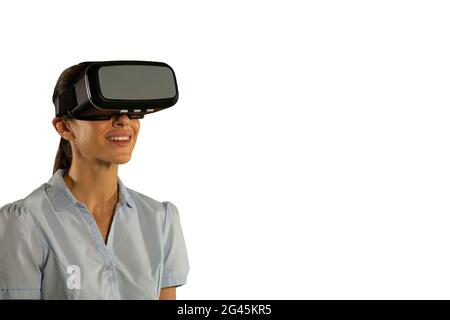 Junge Geschäftsfrau mit einem VR-Headset Stockfoto