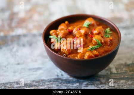 Eine Schüssel mit Soja-Zitronen. Gesundes Essen. Vegane Ernährung. Stockfoto