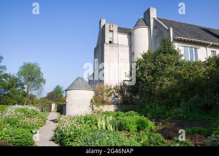 Hill House wurde 1904 von Charles Rennie Mackintosh für den Blackie-Familienverlag Glasgow entworfen.Helensburgh, Argyll, Schottland Stockfoto