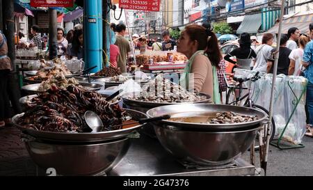 Gewürze Kräuter getrocknete Lebensmittel Rohstoffe Chinatown Market Area Bangkok Thailand Stockfoto