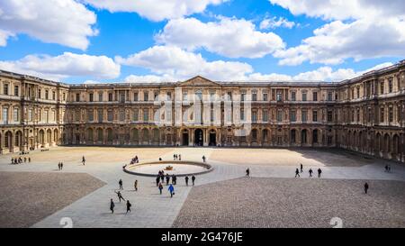 Paris/Frankreich - April 03 2019. Der Louvre Paris Stockfoto