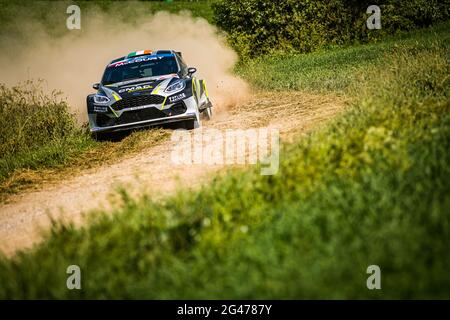 Mikolajki, Polen. Juni 2021. 34 MCCOURT Cathan (IRL), HOY Brian (IRL), Cathan MCCOURT, Ford Fiesta MkII, Aktion während der FIA ERC Rallye Polen 2021, 1. Lauf der FIA European Rally Championship 2021, vom 18. Bis 20. Juni 2021 in Mikolajki, Polen - Foto Bastien Roux / DPPI / LiveMedia Kredit: Independent Photo Agency/Alamy Live News Stockfoto