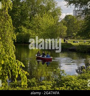 Erholung am Neuen See im Tiergarten, Mitte, Berlin, Deutschland, Europa Stockfoto
