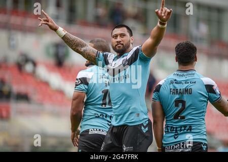 Leigh, England - 19. Juni 2021 - Ligi Sao feiert Sieg in der Rugby League Betfred Super League Leigh Centurions gegen Hull FC im Leigh Sports Village Stadium, Leigh, UK Dean Williams/Alamy Live News Stockfoto