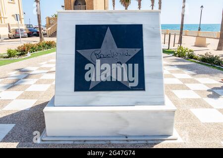 Chipiona, Cáááiz, Spanien - 13. Juni 2021: Gedenktafel an Rocío Jurado. Rocío Jurado Monument berühmte andalusische Cantaora in Chipiona, Cááááz, an Stockfoto