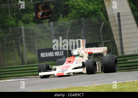 Imola, 6. Juni 2012: Unbekannt Run Classic F1 Car 1974 Lola T370 des Embassy Hill Racing Teams ex Graham Hill - Rolf Stommelen während des Trainings von Imola CLA Stockfoto