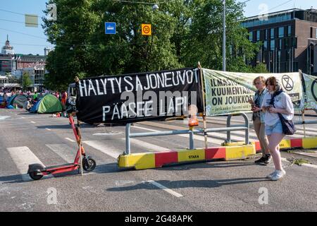 Elokapina oder Aussterben Rebellion Finnland Lager blockiert Mannerheimintie in Helsinki, Finnland Stockfoto