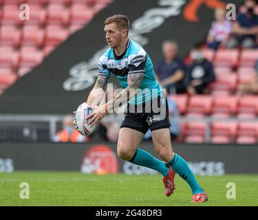 Leigh, Großbritannien. Juni 2021. Marc Sneyd (7) vom Hull FC läuft am 6/19/2021 in Leigh, Großbritannien, mit dem Ball. (Foto von Simon Whitehead/ SW Foto/News Images/Sipa USA) Quelle: SIPA USA/Alamy Live News Stockfoto