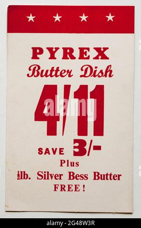 Vintage 1960er Shop Preisauszeige Karte - Pyrex Butterdose Stockfoto