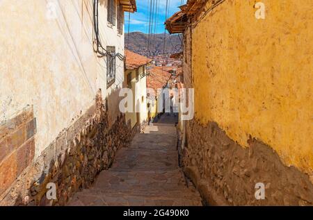 Cusco City Street mit kolonialer Architektur, San Blas, Peru. Stockfoto