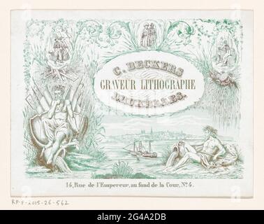 Visitenkarte des Lithographs C. Beckers in Brüssel. Flussseite mit einem Dampfboot und einem Platz am Flussufer. Rechts im Vordergrund die Personifizierung des Flusses, links Neptun auf einer Muschel mit Harpogo und Spruchbändern sitzend. Oben Blumenmotive mit drei Szenen mit je zwei Figuren, darunter Fischer. Stockfoto