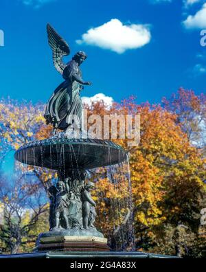 2006 HISTORISCHER ENGEL DES WASSERBRUNNENS (©EMMA STEBBINS 1868) BETHESDA TERRASSE CENTRAL PARK MANHATTAN NEW YORK CITY USA Stockfoto