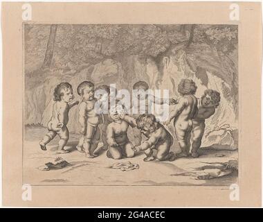 Putti spielt mit einem Taschentuch; Putti spielt. Eine Gruppe, die Putti in einer Landschaft spielt. Einer der Putti nimmt ein Taschentuch vom Boden, während es sie zum Schieben drängt. Stockfoto