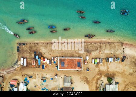 Rameshwaram Hafenbrücke und Boote Stockfoto