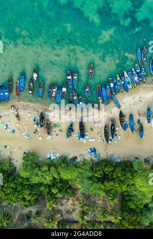 Rameshwaram Hafenbrücke und Boote Stockfoto