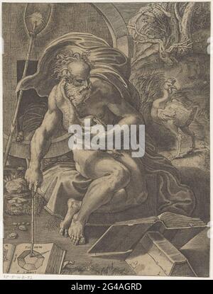 Diogenes. Diogenes sitzt auf dem Boden für sein Fass. In der Hand hat er einen Stock, mit dem er in ein Geometriebuch weist. Ein gepflückter Hahn im Hintergrund. Stockfoto