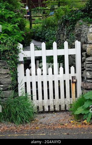 Tom Kittens Gate auf Beatrix Potters Hill Top Farm im Dorf bei Sawrey im Lake District Cumbria England Stockfoto