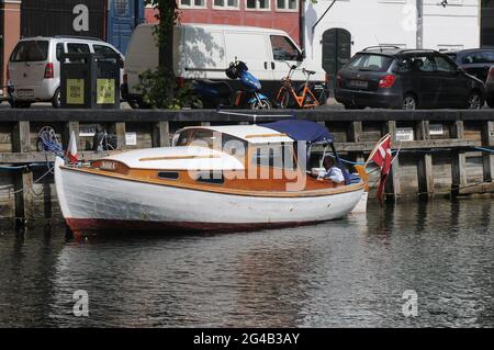 Kopenhagen, Dänemark. 11. Juni 2021, Blumenstrauß zum Verkauf und Blumen werden aus den Niederlanden eingeprägt. (Foto..Francis Joseph Dean/Dean Bilder) Stockfoto