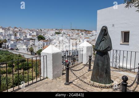 La cobijada, Denkmal für die Frau von Vejer de la Frontera in Caáz, Andalusien, Spanien Stockfoto