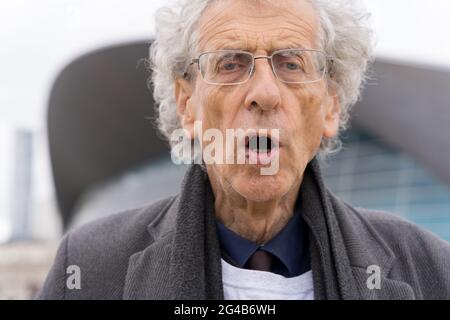 Der Kopf von Piers Corbyn kommt zum Covid-19 Impfzentrum im Olympiastadion Stratford, East London, England, Großbritannien Stockfoto