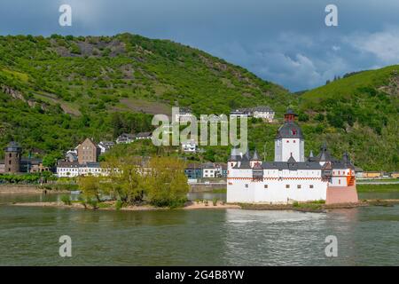 Schloss Pfalzgrafenstein aus dem 14. Jahrhundert Schloss auf einer Insel im Rhein, UNESCO-Weltkulturerbe, Rheintal, Rheinland-Pfalz, Deutschland Stockfoto