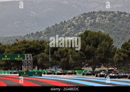 Le Castellet, Frankreich. Juni 2021. Der Start des Rennens. 20.06.2021. Formel-1-Weltmeisterschaft, Rd 7, Großer Preis Von Frankreich, Paul Ricard, Frankreich, Wettkampftag. Bildnachweis sollte lauten: XPB/Press Association Images. Quelle: XPB Images Ltd/Alamy Live News Stockfoto