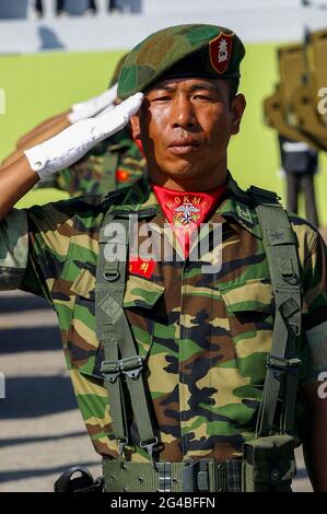 20. Juni 2021-Sungnam, Südkorea-südkoreanische Militärsoldaten stehen für ihre Generalprobe am Gründungstag auf dem Luftwaffenstützpunkt in Sungnam, Südkorea, in Pose. Stockfoto