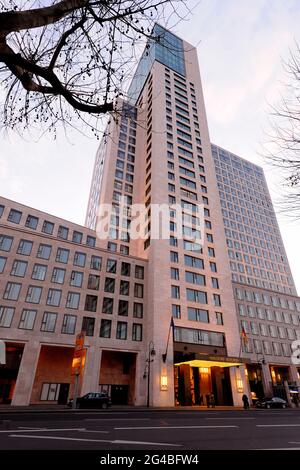 Berlin Hotel astoria kurfürstendamm, Hardenbergstraße 28, 10623 Berlin, deutschland, Christoph H. Mäckler, ku'Damm, charlottenburg, Zoofenster, 118 m Stockfoto