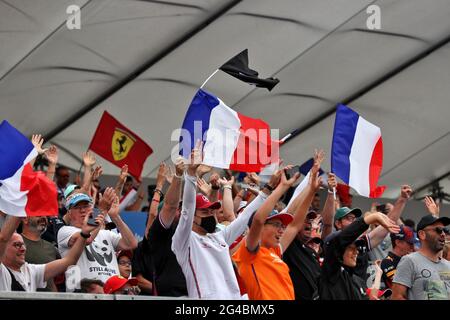 Le Castellet, Frankreich. Juni 2021. Circuit Atmosphäre - Fans in der Tribüne. 20.06.2021. Formel-1-Weltmeisterschaft, Rd 7, Großer Preis Von Frankreich, Paul Ricard, Frankreich, Wettkampftag. Bildnachweis sollte lauten: XPB/Press Association Images. Quelle: XPB Images Ltd/Alamy Live News Stockfoto